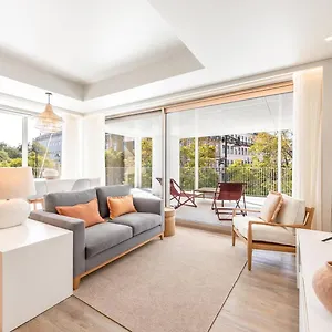 Apartment Guestready - 2br Apt Carlos I With Terrace And Gym, Lisbon