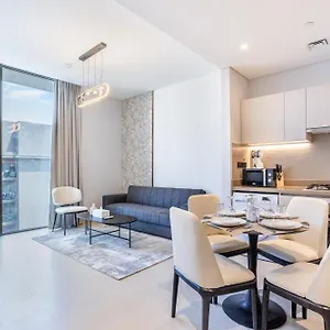 https://stay-staggering-1-bedroom-holiday-home-near-burj-khalifa.dubaihotelsoffers.com